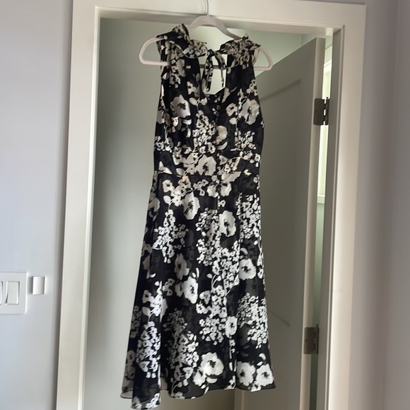 Flowered midi dress - Picture 2 of 5